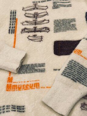 MMUSEUM Pullover Crew Sweater, Cream, M/L